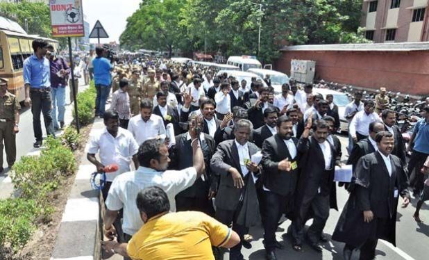Advocates in Chennai protest contempt proceedings against two lawyers from Madurai on Wednesday 16-09-2015